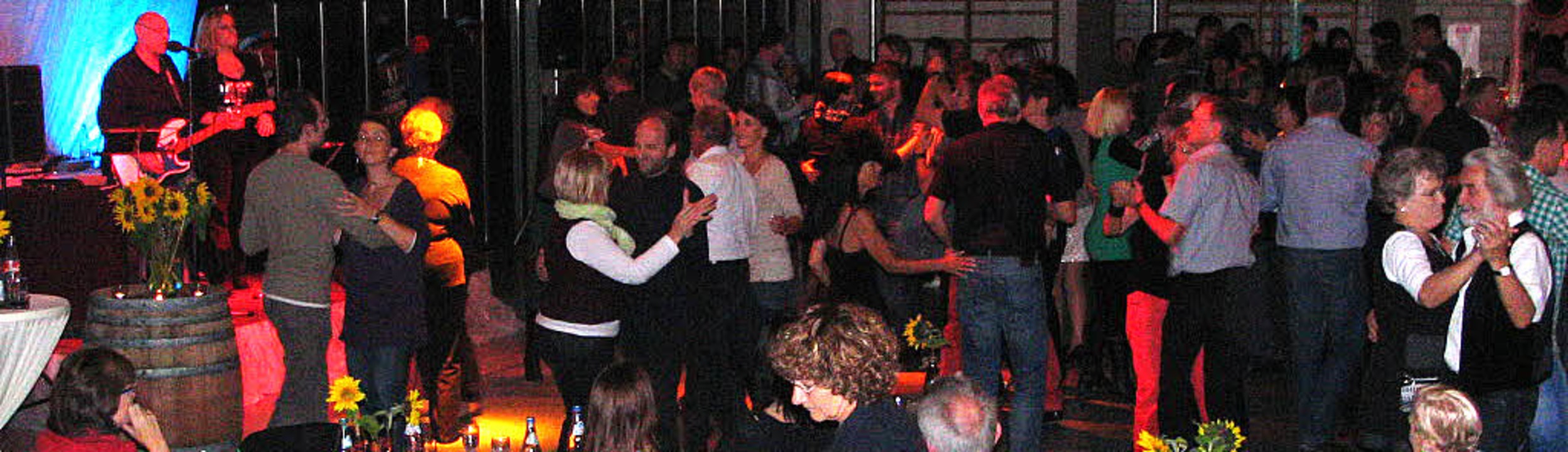 Dem Motto &#8222;Wollbach tanzt&#8220; folgten nahezu 500 Gäste.    | Foto: Bode