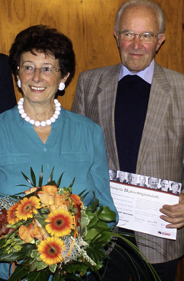 Inge Keck und Friedulf Hermann sind bei der CDU Grwihl geehrt worden.   | Foto: Werner Probst