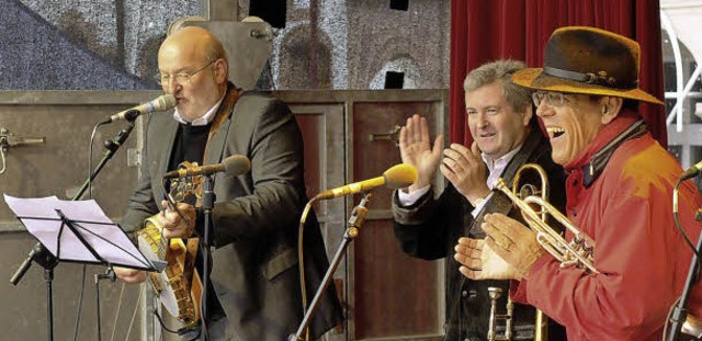 Gute Laune zum schlechten Wetter: Helmut Dold und seine International Dixie Band  | Foto: WOLFGANG KNSTLE