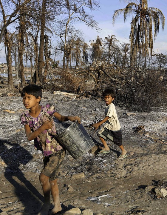 Abgebranntes Rohingya-Viertel in der Ortschaft  Pauk-taw.   | Foto: dpa