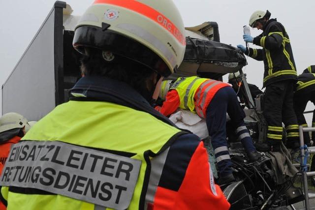 Lastwagen-Unfall auf der A5 fhrte zu langen Staus