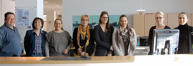 Sabine Wevelspiep (Zweite von links) m..., Sandra Schopferer und Diana Roser).   | Foto: FREY