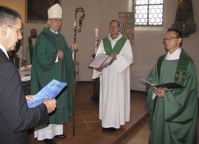 Pfarrer Armin Strenzl (rechts) wurde v...chts  Pastoralreferent Robert Gemann.  | Foto: Michael Gottstein