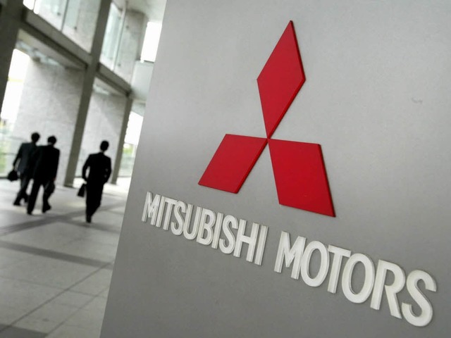 Drei Mnner stehen im Verdacht, 100 Fa...  Marke Mitsubishi gestohlen zu haben.  | Foto: Everett Kennedy Brown
