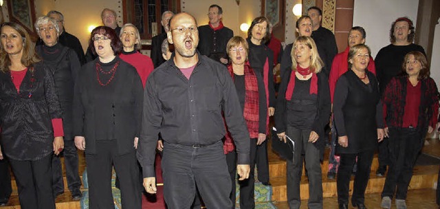 Unter der Leitung von Helen Ens stehen... beim  &#8222;Old Time Religion&#8220;  | Foto: Dagmar Barber