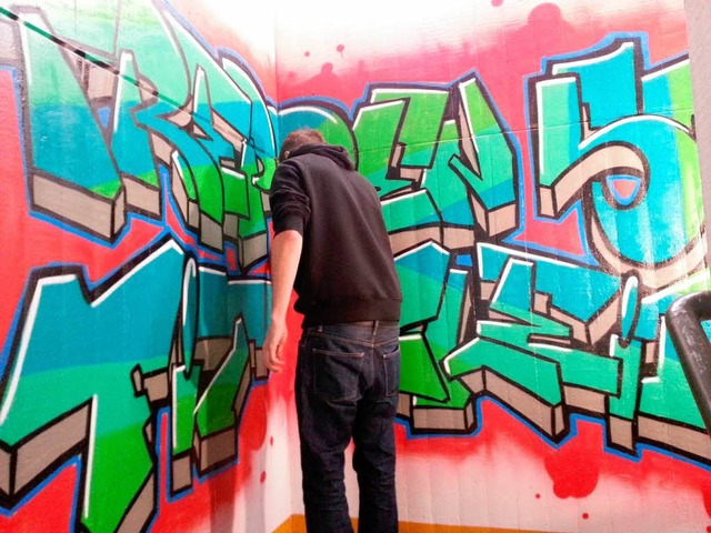 Hingucker: Mit Graffiti soll die Lust aufs Treppensteigen steigen.  | Foto: zvg