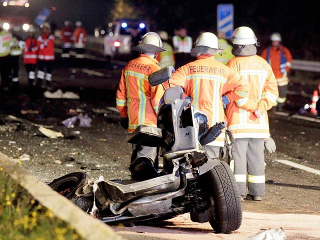 Das Unfallauto der verunglckten Familie.  | Foto: dpa