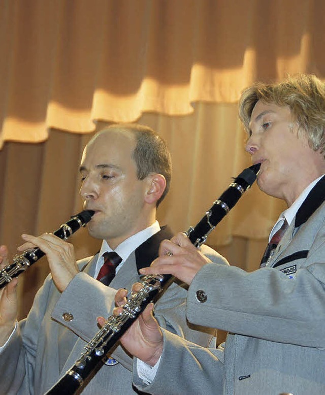 Von links: Wie die Lerchen zwitscherte... es fr Fabian Mosers virtuoses Solo.   | Foto: Fotos: Elfriede Mosmann