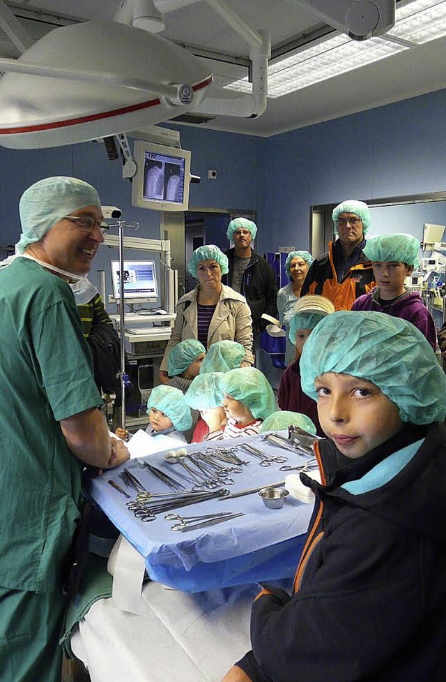 Die Besucher durften auch den Operationssaal der Breisacher Klinik besichtigen.  | Foto: privat