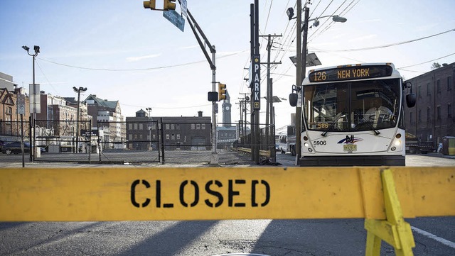 Sie fahren wieder: Zumindest der Busve...desstaat New Jersey wieder in Betrieb.  | Foto: AFP