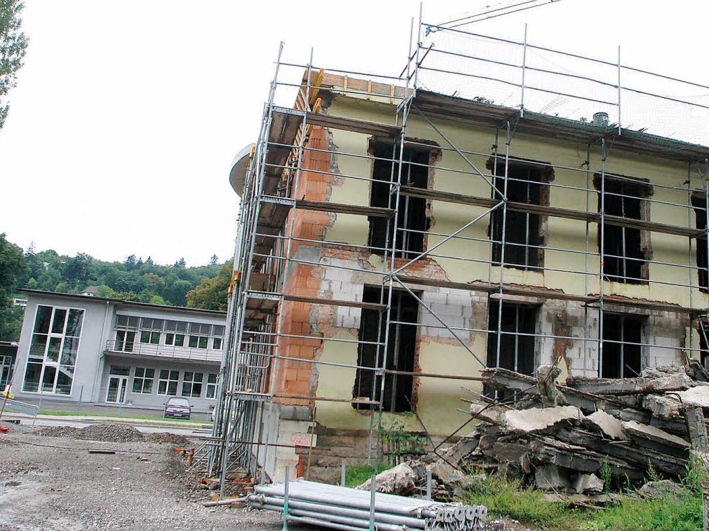 Grundlegend saniert und energieeffizient: Aus Kasernenbüros wurden Wohnungen Grundlegend saniert und energieeffizient: Aus Kasernenbüros wurden Wohnungen