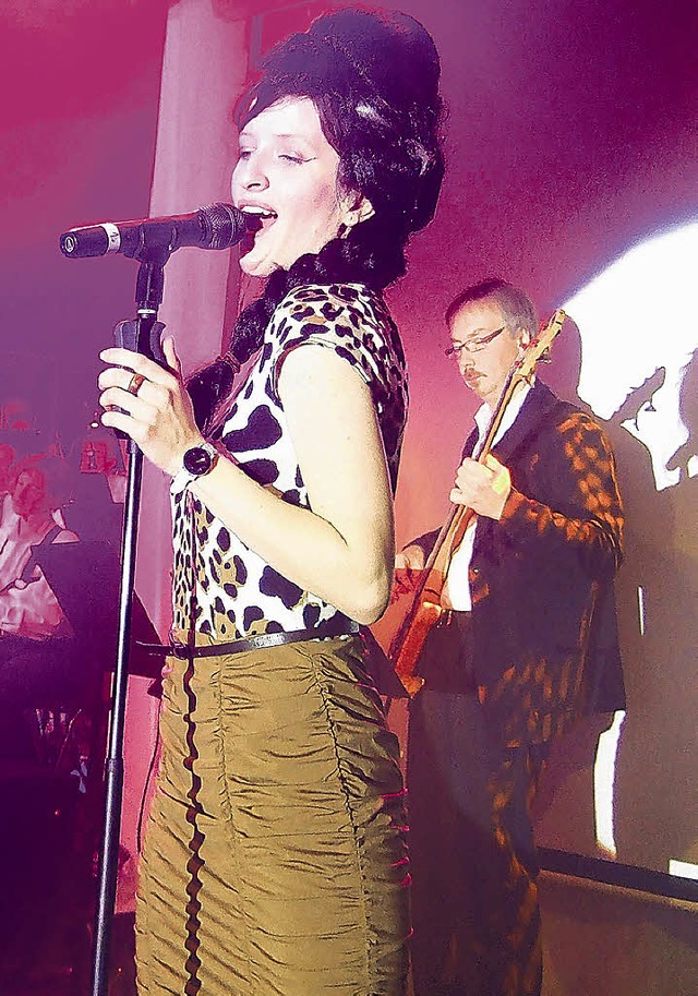 Simone Kuttruff glnzt als Amy Winehouse.  | Foto: Limberger