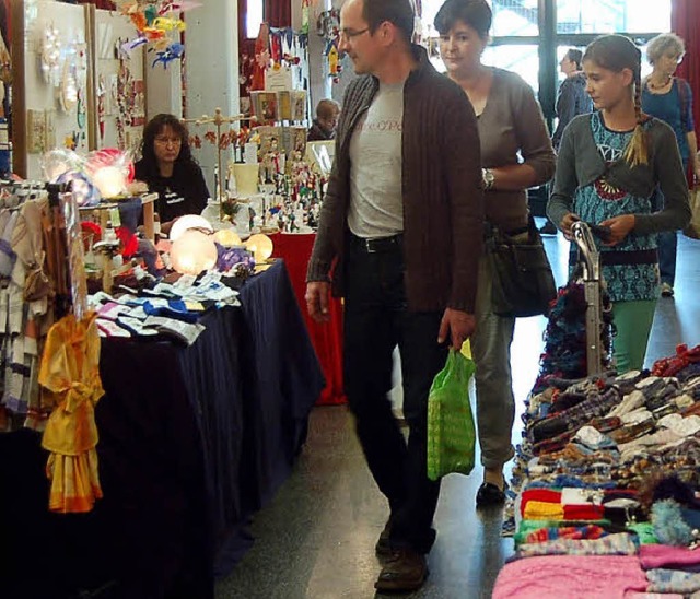 Die farbenfrohe Welt der Hobbykunst en...s der Regio ihre Arbeiten ausstellten.  | Foto: Hildegard Siebold