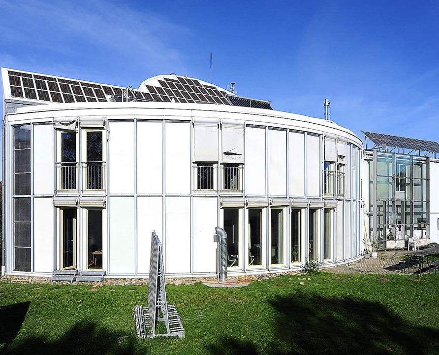 Bei Dauernebel zum Duschen ins Hallenb...stes Solarhaus wird zwanzig Jahre alt   | Foto: Thomas Kunz