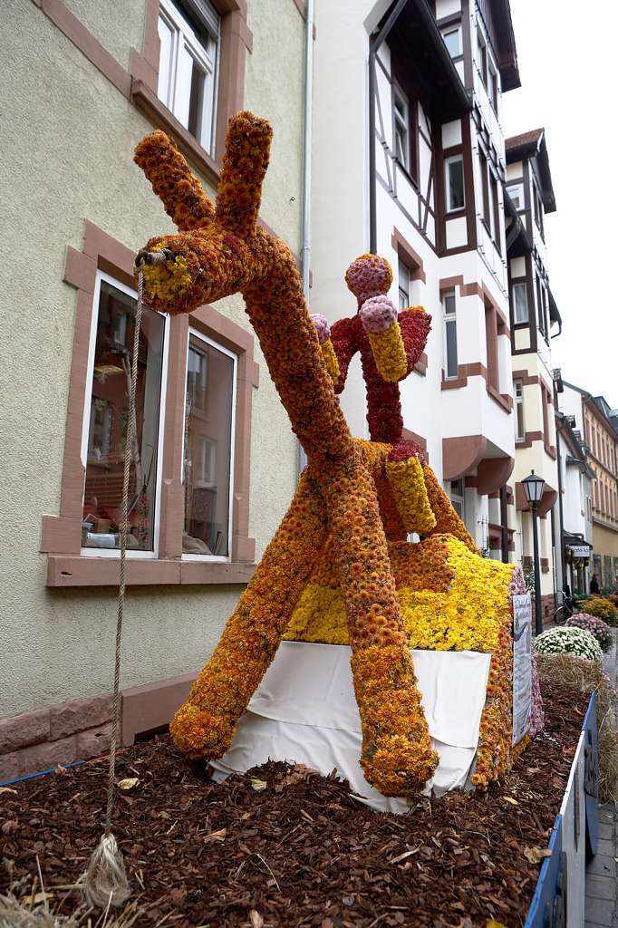 Die Blumenwagen der Vereine bei der Chrysanthema.