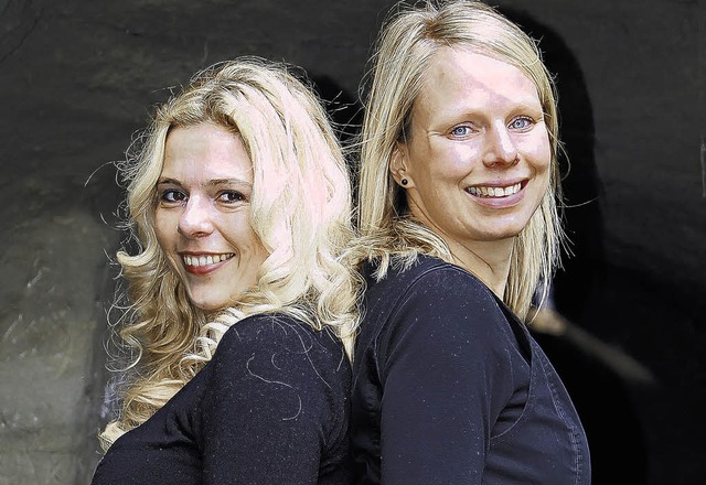 Eva-Maria Bast (links) und Heike Thiss...us dem Stdtedreieck zusammengetragen.  | Foto: Privat