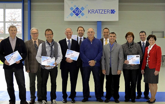 Firma Kratzer spendet zum 50-jhrigen ...lorian und Monica Kratzer (von links).  | Foto: Ralf Burgmaier