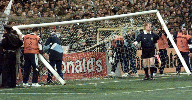 Vierzehneinhalb Jahre ist der Torfall ... im Estadio Bernabeu (siehe Infobox).   | Foto: dpa/Archiv