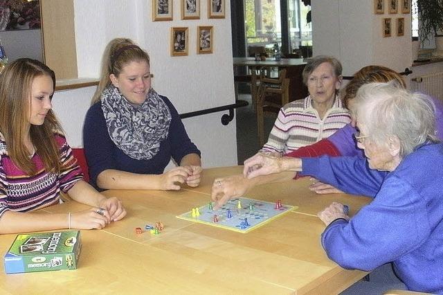 Gymnasiasten bei Senioren