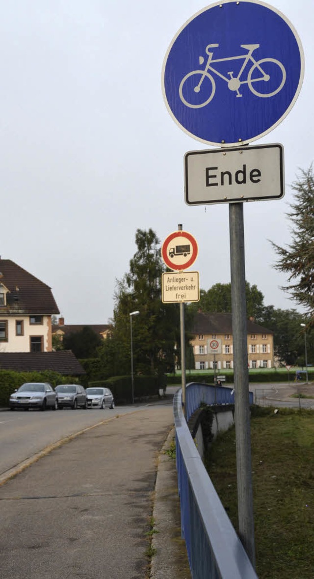 Endet im Nichts: Radweg an der Weinstockstrae.   | Foto: Walser