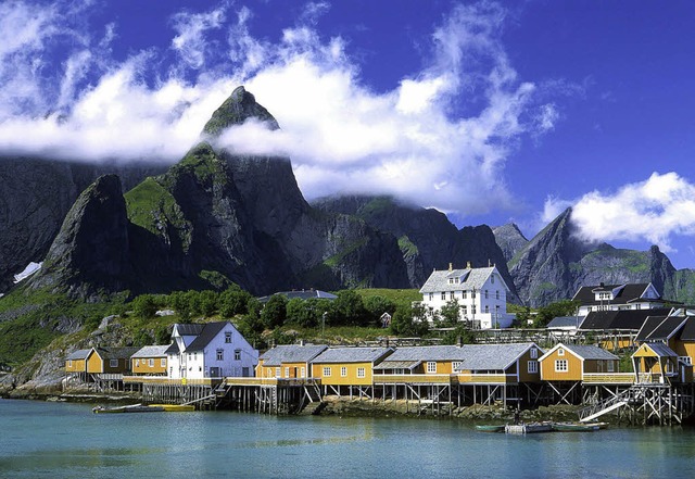 Schroffe Felsen, glasklares Wasser: Norwegen  | Foto: Reiner Harscher