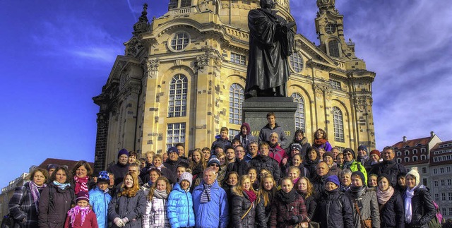 Die Gruppe aus Ettenheim vor der Dresdener Frauenkirche   | Foto: stadtkapelle