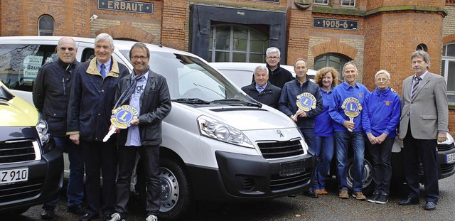 Die Hansjakob-Schule, der Schulkinderg... ber ein Auto vom Lions Club freuen.   | Foto: Siefke