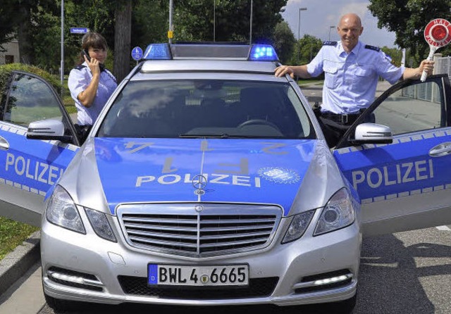 Polizeihauptmeister Carsten Mallwitz h...nte Theorie in die Praxis umzusetzen.   | Foto: Julius Steckmeister