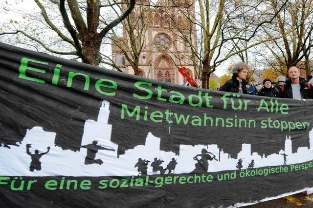 Unangemeldete Demo blockiert Straenbahn