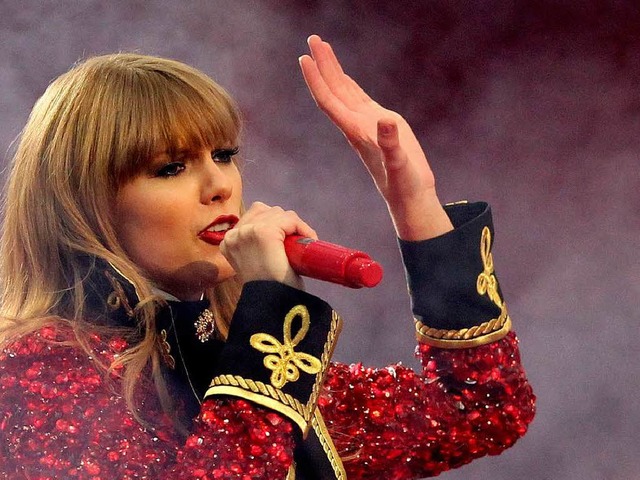 Taylor Swift auf der Bhne  | Foto: AFP