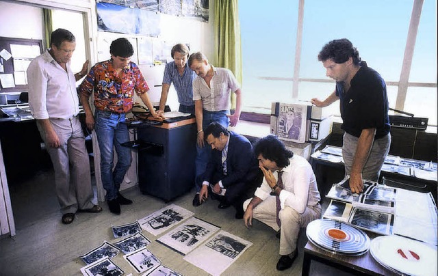 Eine Redaktion bei der Arbeit: Bildaus...Titel zu den Olympischen Spielen 1984   | Foto: Verlag