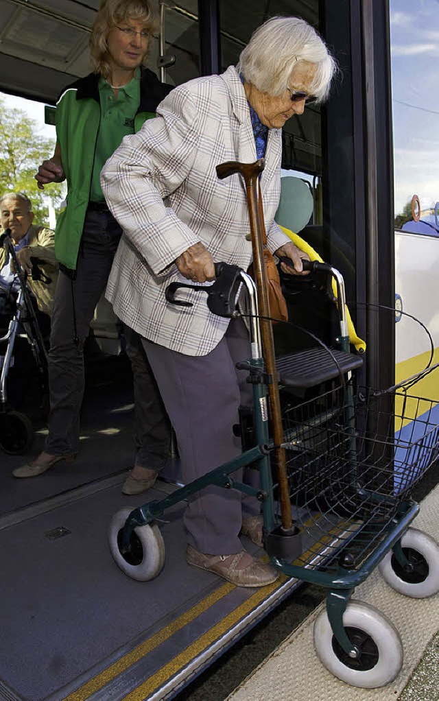 Rollator-Verkehrssicherheitstraining fr Senioren  | Foto: Verwendung weltweit, usage worldwide