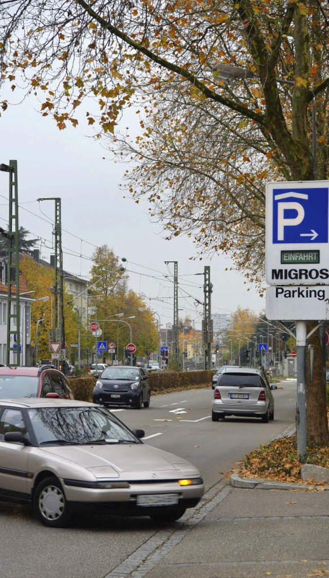 Eng wird es manchmal beim Migros-Parkhaus.   | Foto: Reiser