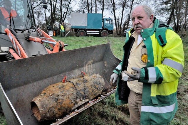 Klaus-Dieter Olsson vom Kampfmittelbeseitigungsdienst hat die Bombe entschrft.  | Foto: Markus Zimmermann, Markus Zimmermann