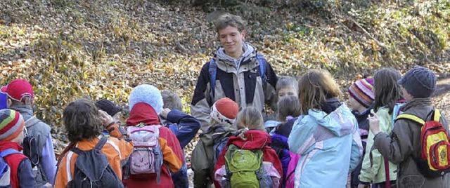 Gebannt folgen die Kinder den Erklrungen von Till Nissen.   | Foto: ZVG