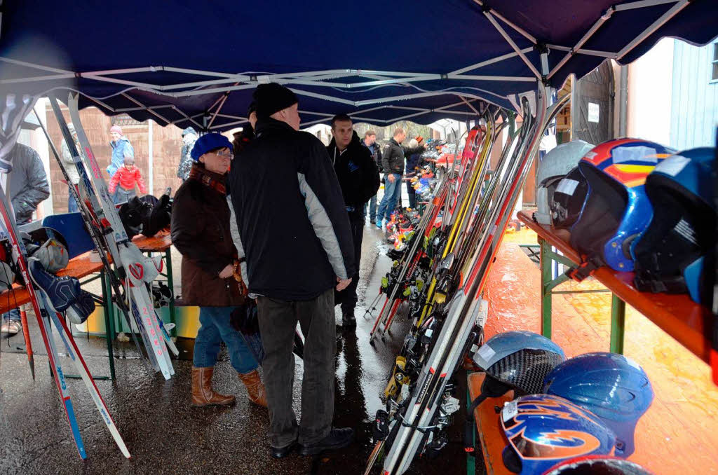 Martinimarkt, Geflgelzuchtausstellung und Enthllung der sanierten Nikolausbrunnenfigur