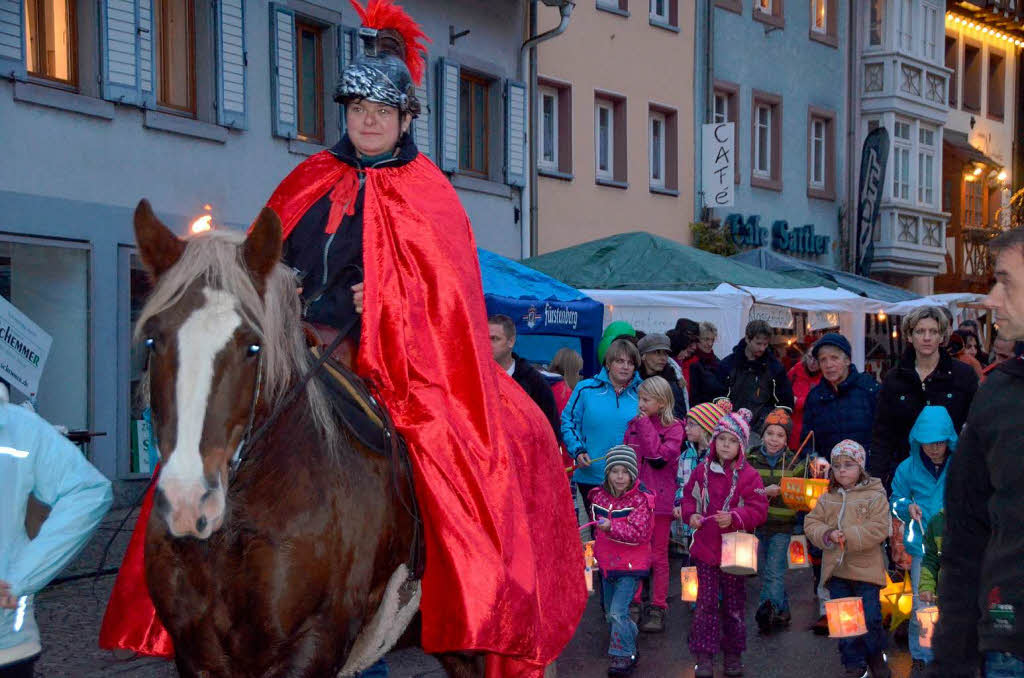 Martinimarkt, Geflgelzuchtausstellung und Enthllung der sanierten Nikolausbrunnenfigur