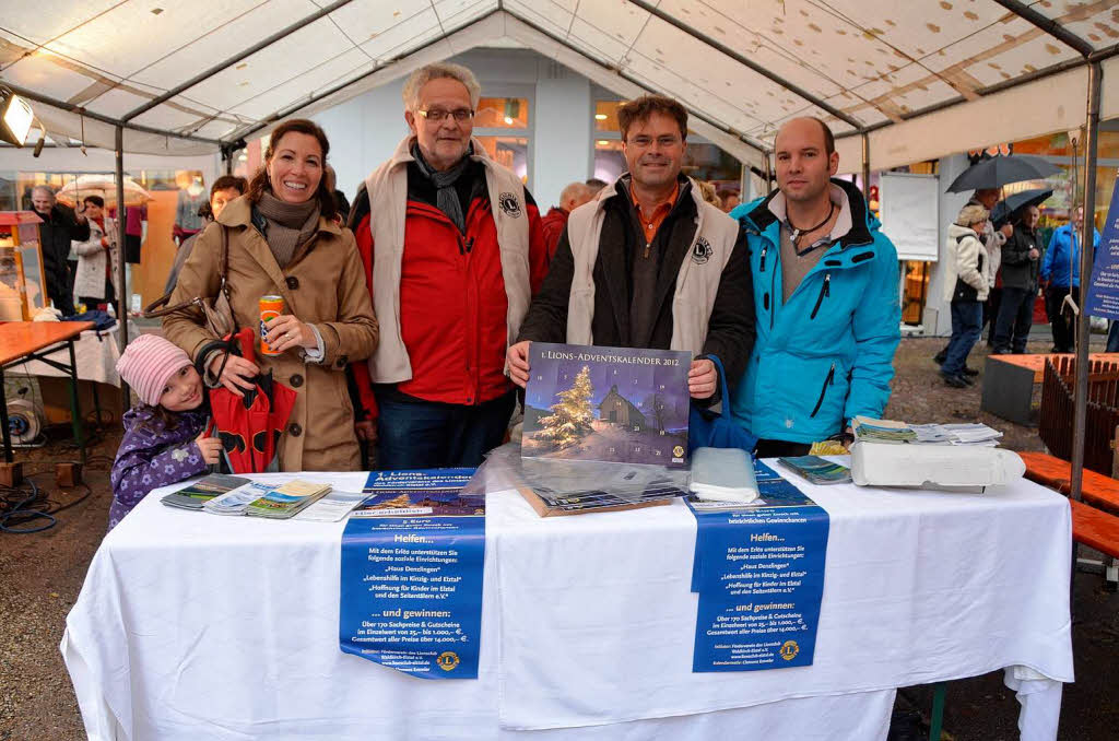 Martinimarkt, Geflgelzuchtausstellung und Enthllung der sanierten Nikolausbrunnenfigur