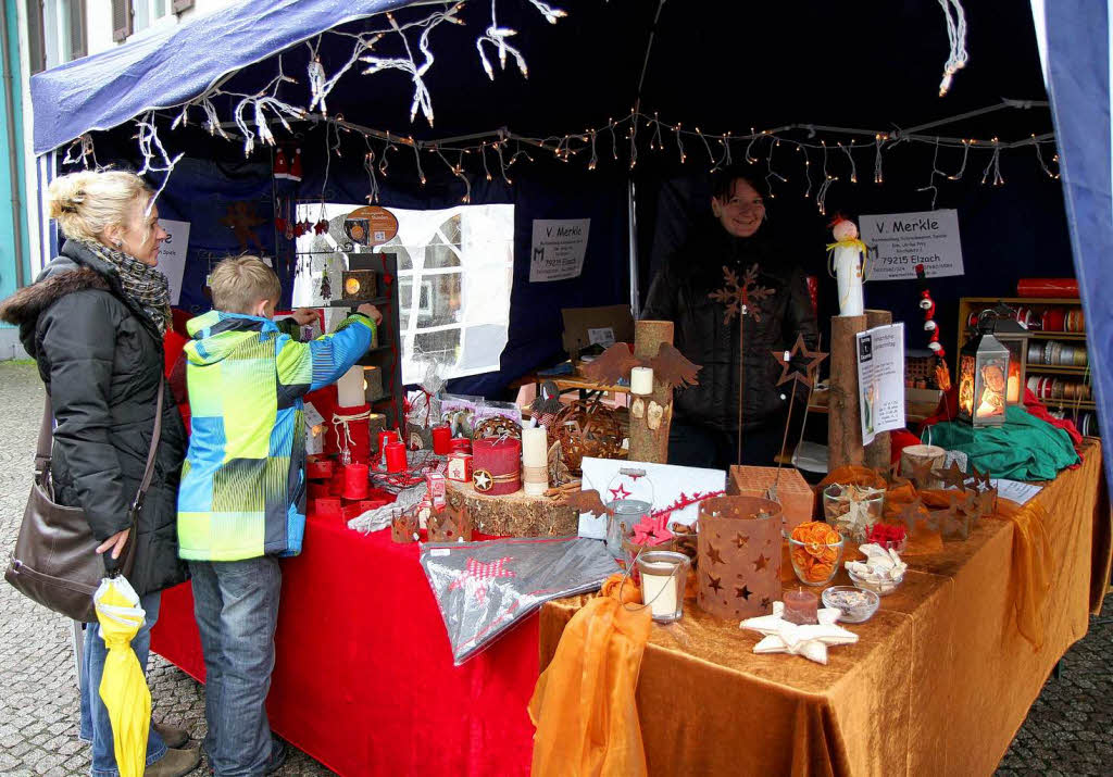 Martinimarkt, Geflgelzuchtausstellung und Enthllung der sanierten Nikolausbrunnenfigur