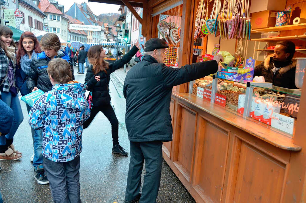 Martinimarkt, Geflgelzuchtausstellung und Enthllung der sanierten Nikolausbrunnenfigur