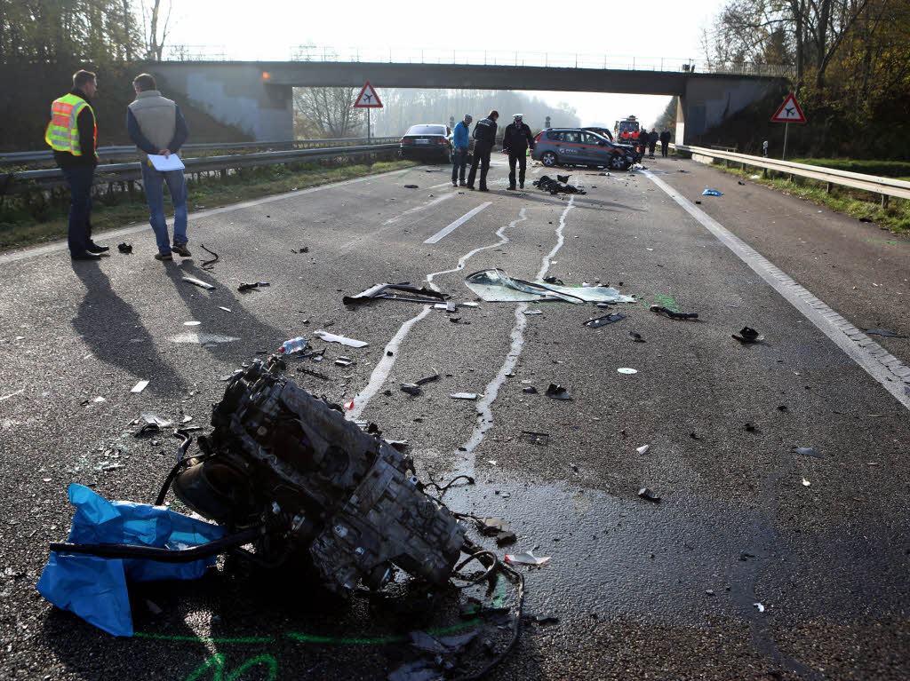 Ein schwerer Verkehrsunfall auf der A5 zwischen Lahr und Offenburg fordert sechs Menschenleben.