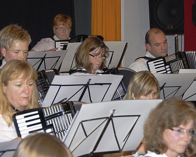 Die Akkordeonorchester Sthlingen und ...blikum einen wunderbaren Konzertabend.  | Foto: Binner-Schwarz