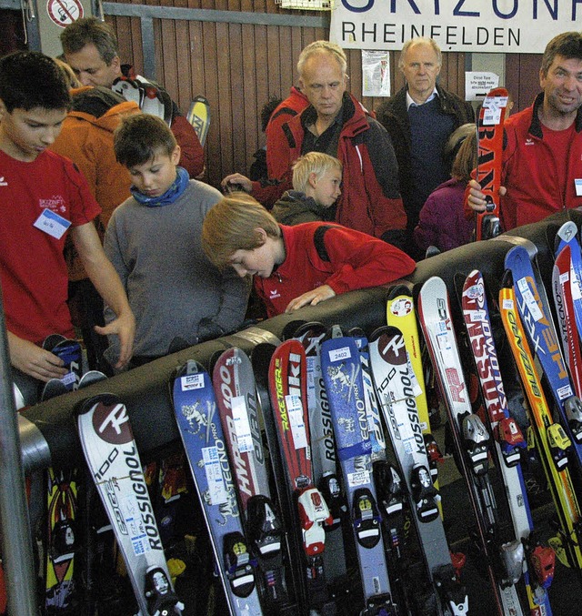 Groes Angebot und  gute Beratung:  Be...sar der Skizunft wurde jeder  fndig.   | Foto: Momme Spinder