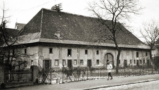 Die Scheune des ehemaligen Bhringer's... der Reithalle zum Pfarrsaal vollzog.   | Foto: Stadtarchiv Freiburg
