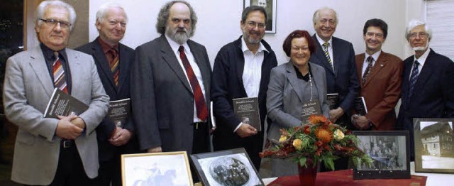 Buchverffentlichung zum 150. Geburtst...nd der Ortsvorsteherin Charlotte Gtz.  | Foto: Erika Sieberts