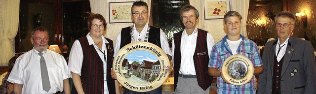 Bei der Knigsfeier am Samstag  wurde ...n Adler und Vorsitzender Bernd Ernst.   | Foto: Christiane Franz