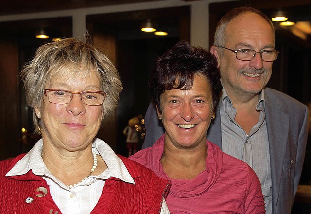 Fr 25-jhrige Familienmitgliedschaft ...  Emma und Peter Blsi ausgezeichnet.   | Foto: E.Korinth