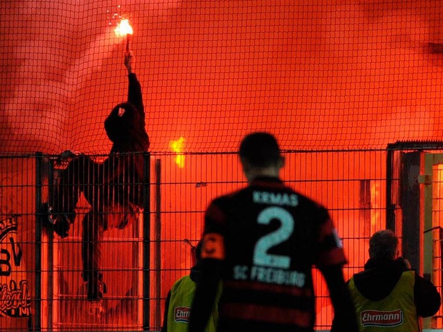Rund um Heimspiel des SC Freiburg habe...en Borussia Dortmund im Dezember 2011.  | Foto: dpa