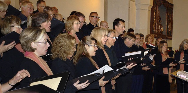 Beim Kirchenkonzert in St. Josef:  Der...0; unter Leitung von Claudia Gtting.   | Foto: Paul Schleer