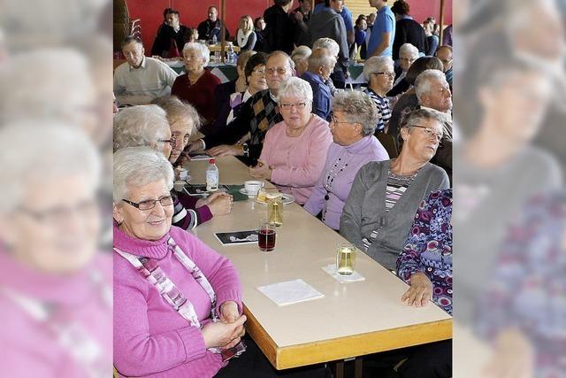 Junge Menschen sorgen fr bunte Unterhaltung